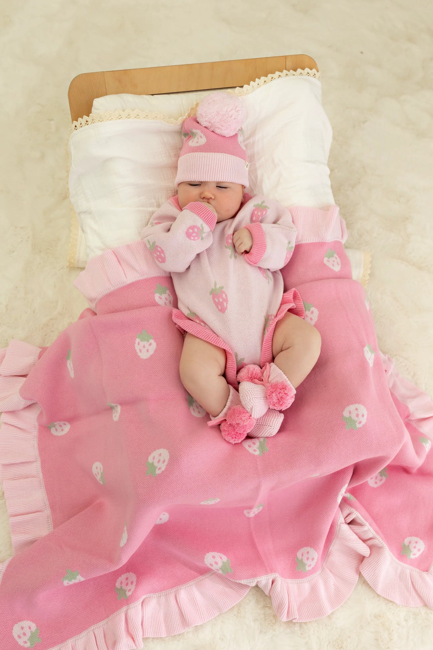 Frilly Knit Blanket | Strawberry Kisses