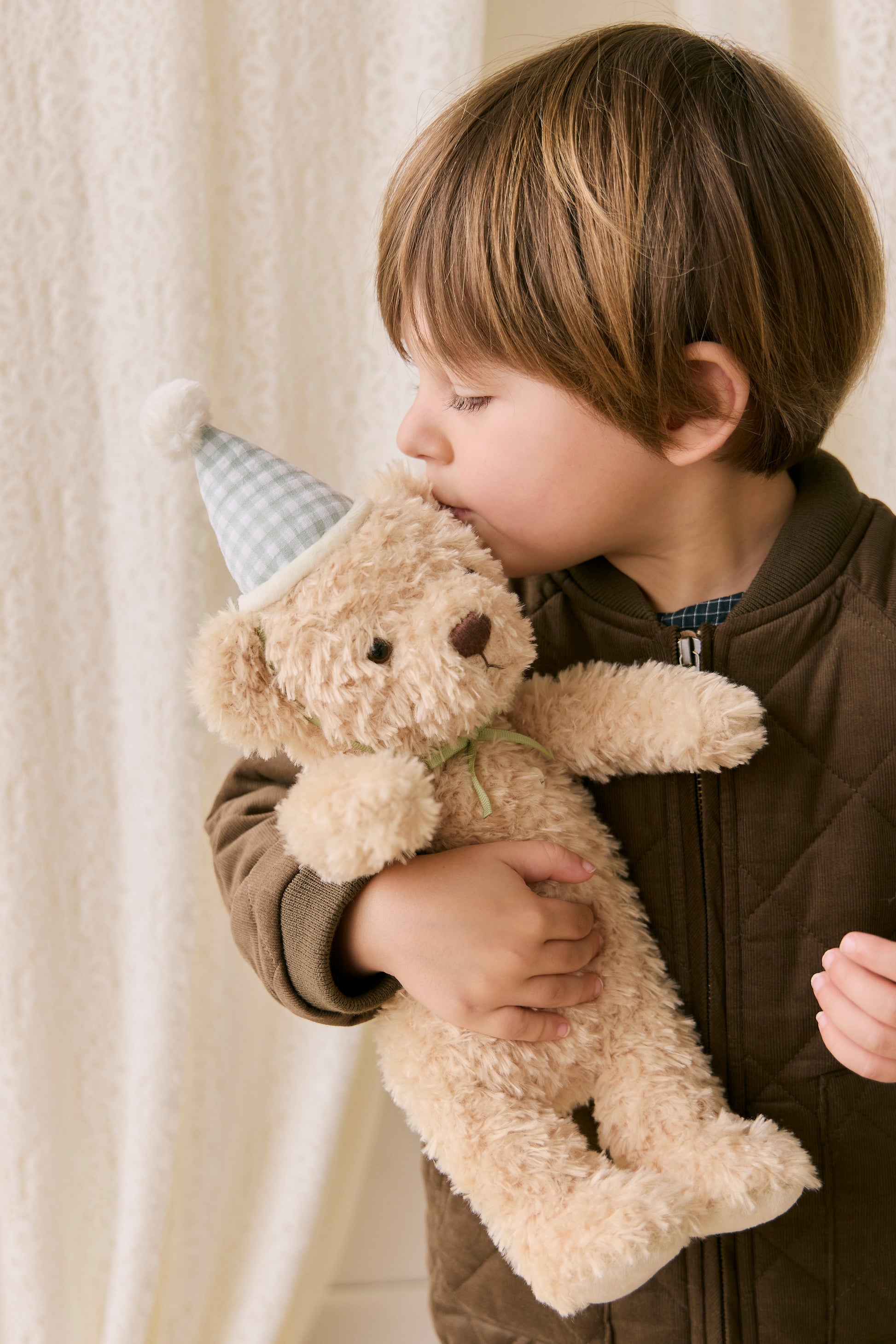 Snuggle Bunnies – Birthday Arthur (Gingham)