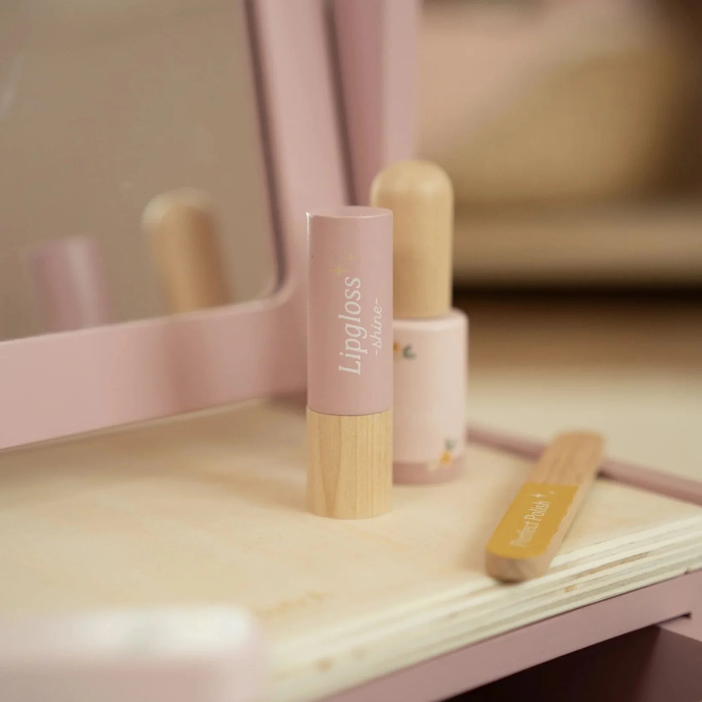 Little Dressing Table with Mirror