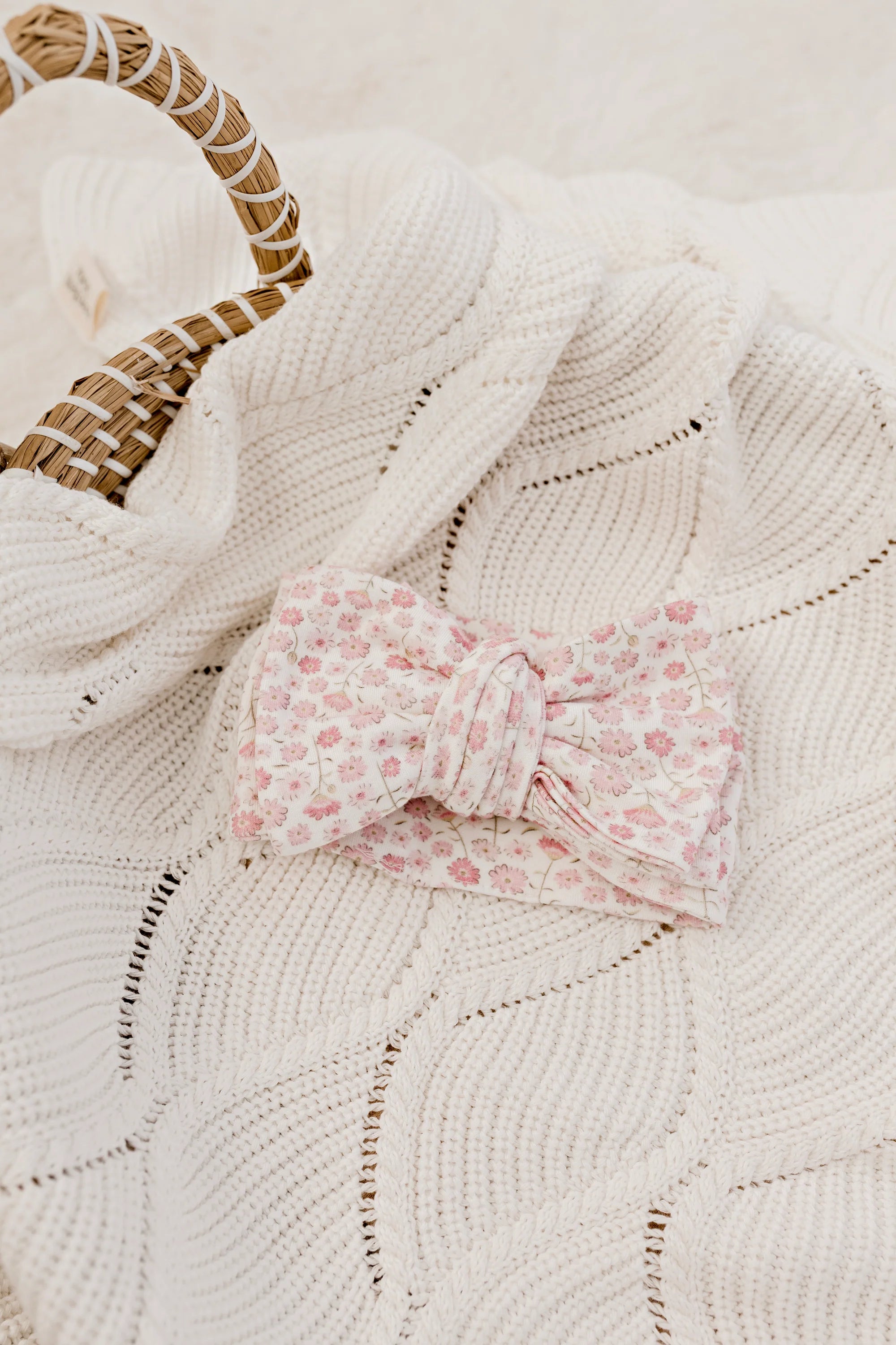 Confetti Kidz Oversized Top Knot | Seashell Bloom | Aster & Ruby