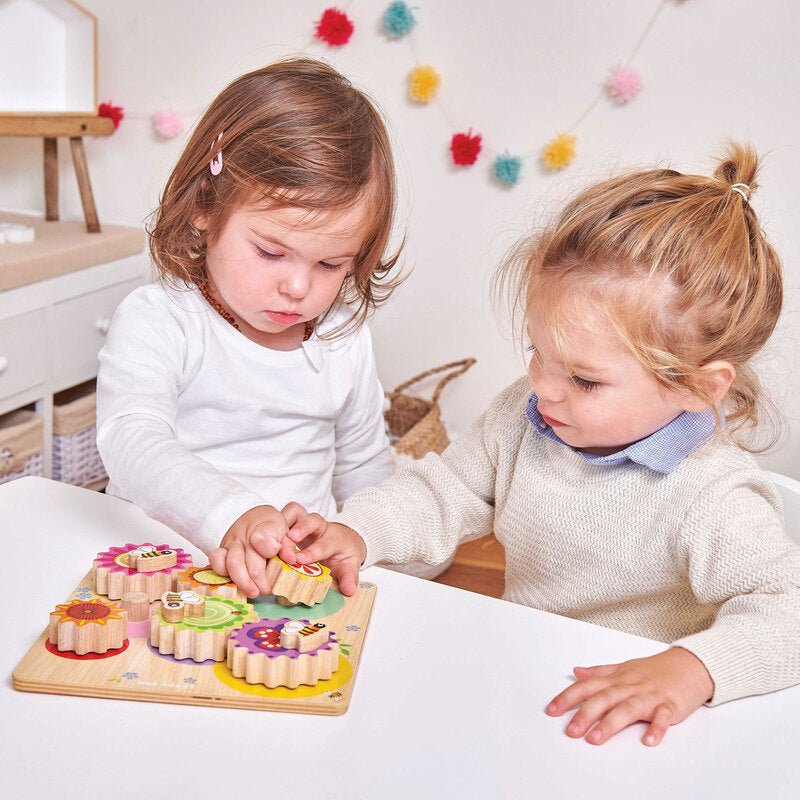 Petilou Gears & Cogs Busy Bee Learning Puzzle - Aster & Ruby